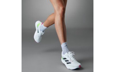 Review Giày Chạy Bộ Adidas Tốt Nhất Với Mọi Người Chạy
