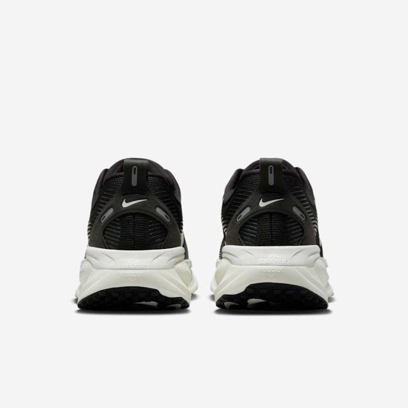 Giày Nike Vomero 18 Nữ - Đen Trắng Giày Nike Vomero 18 Nữ - Đen Trắng