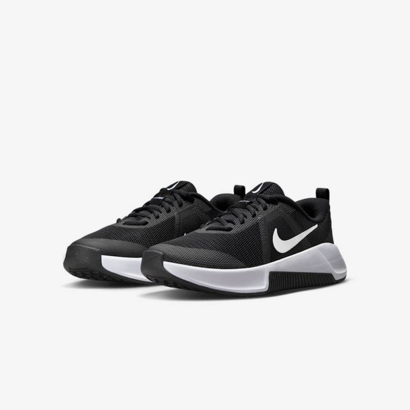 Giày Nike MC Trainer 3 Nữ - Đen Trắng Giày Nike MC Trainer 3 Nữ - Đen Trắng