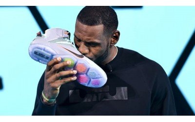 Top 10 đôi giày Nike độc lạ nhất mọi thời đại