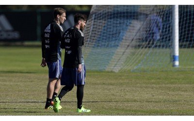 Những đôi giày đồng hành cùng Lionel Messi trên sân cỏ World Cup