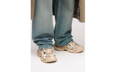 Giày Balenciaga và cơn sốt mang tên Balenciaga Track 3.0