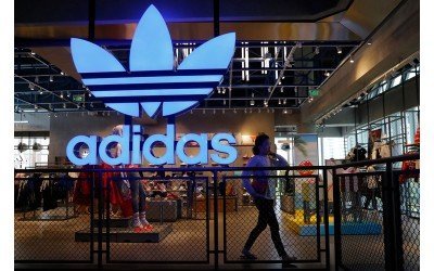 Những đôi giày chạy bộ Adidas không thể bỏ qua