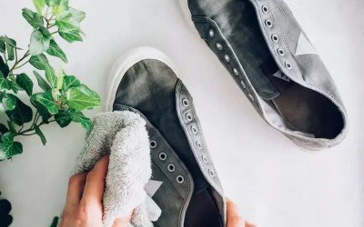 Những cách đơn giản để giữ giày canvas của bạn luôn trông tuyệt vời Những cách đơn giản để giữ giày canvas của bạn luôn trông tuyệt vời