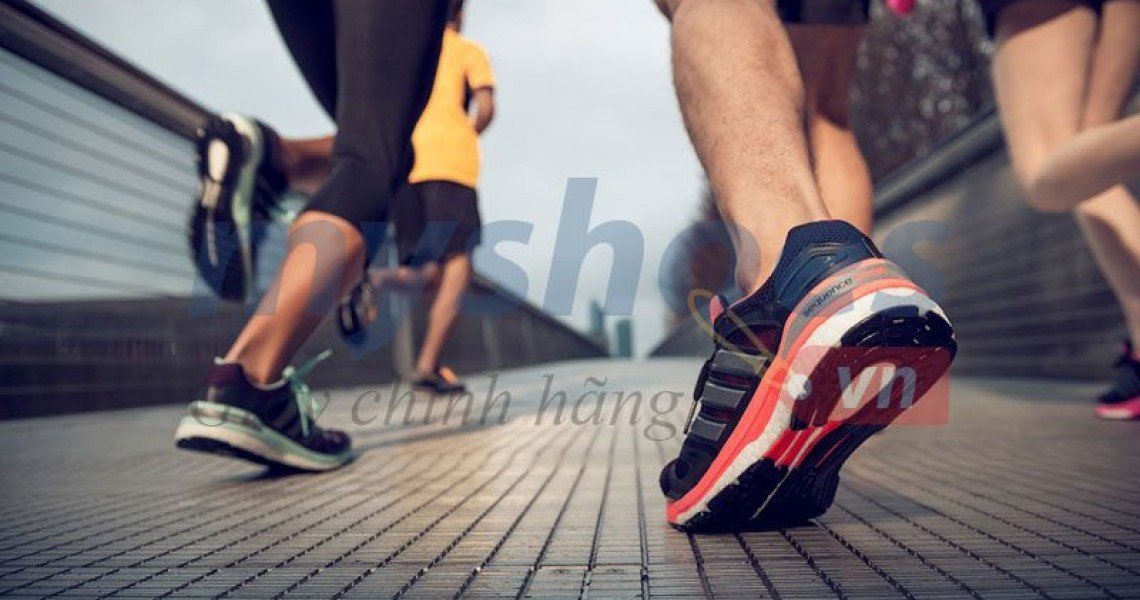 Top 5 đôi giày chạy bộ đáng mua nhất 2020 Top 5 đôi giày chạy bộ đáng mua nhất 2020