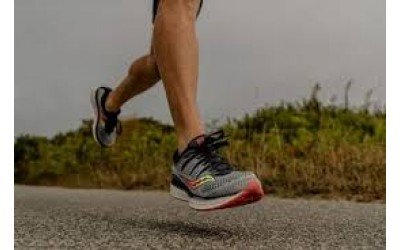 Cách chọn giày thể thao phù hợp
