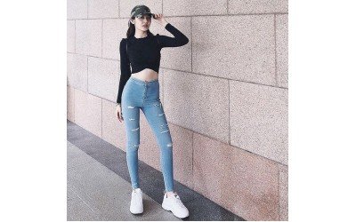 Cách phối trang phục với giày sneaker